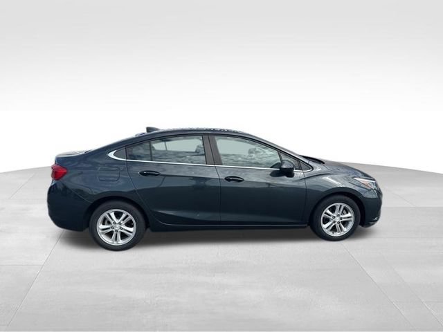 Used 2018 Chevrolet Cruze LT w/ Convenience Package FWD image 8