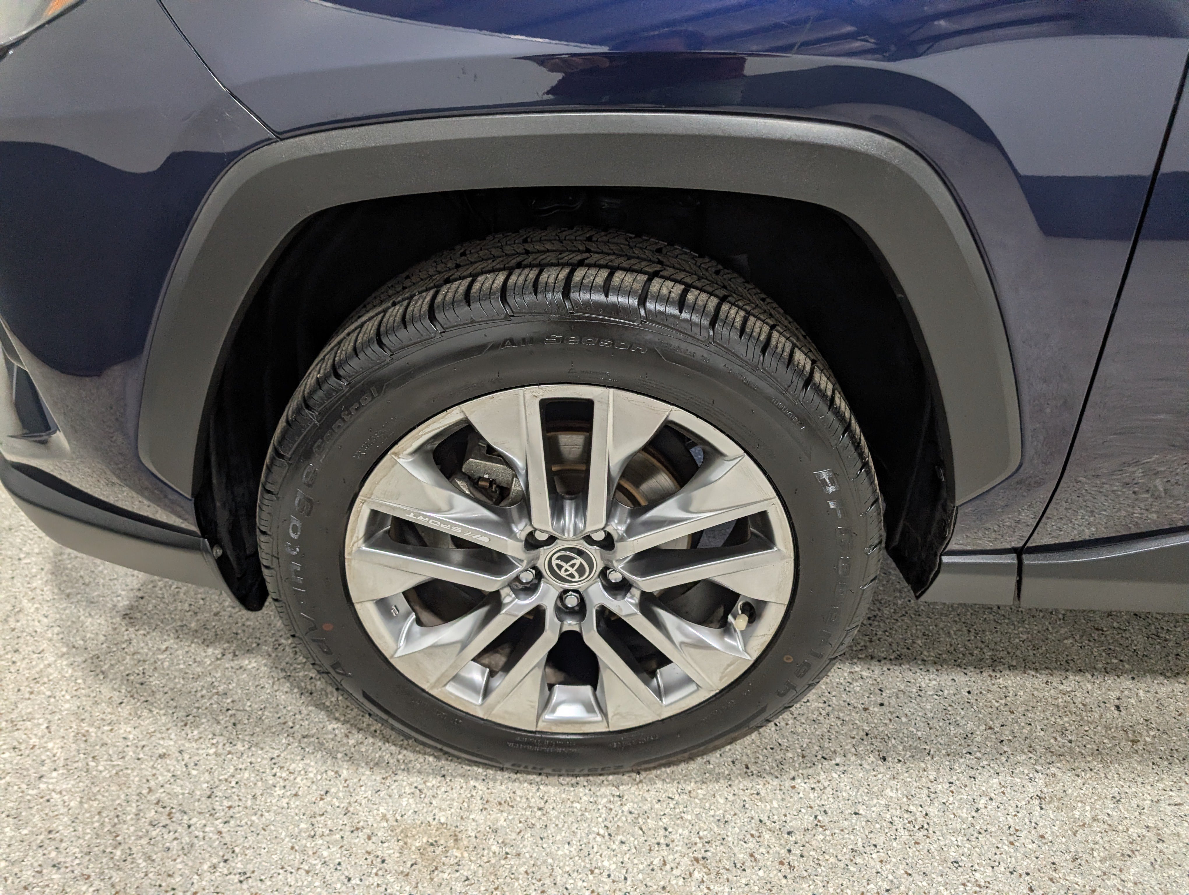 Used 2023 Toyota RAV4 Limited AWD/4WD image 9