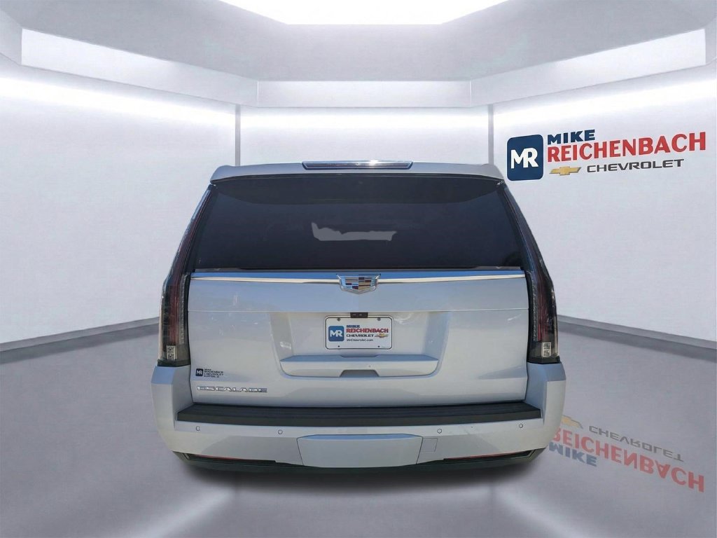 Used 2020 Cadillac Escalade Luxury AWD/4WD image 5