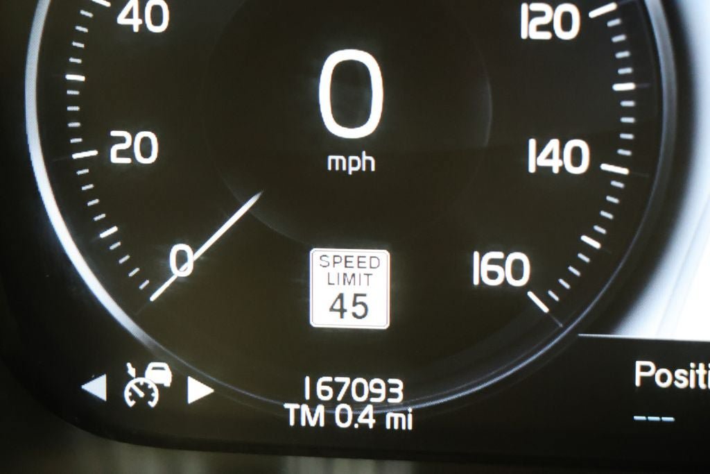 Used 2016 Volvo XC90 T8 Momentum w/ Vision Package AWD/4WD image 20