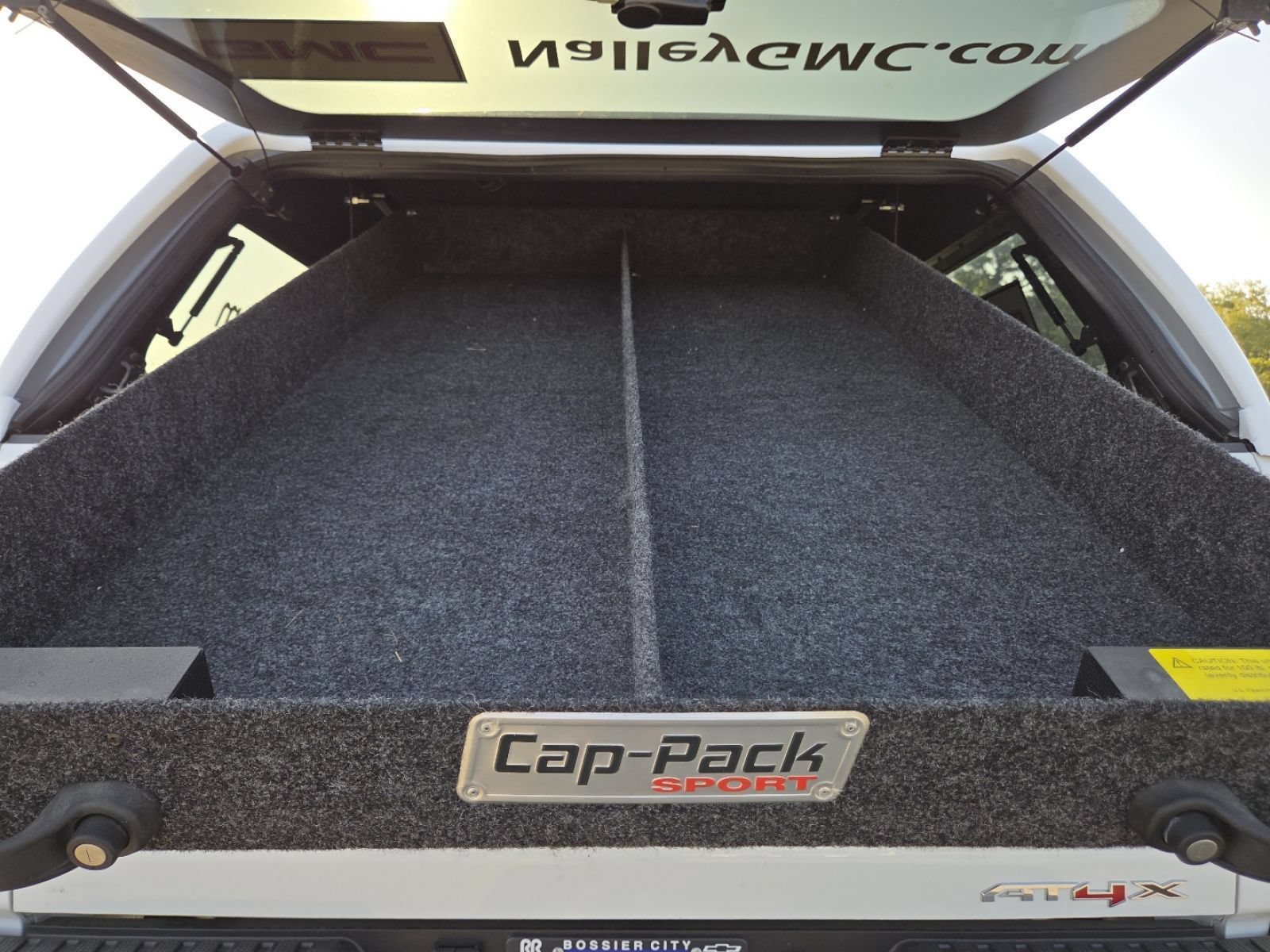 Used 2025 GMC Sierra 2500 AT4X AWD/4WD image 27