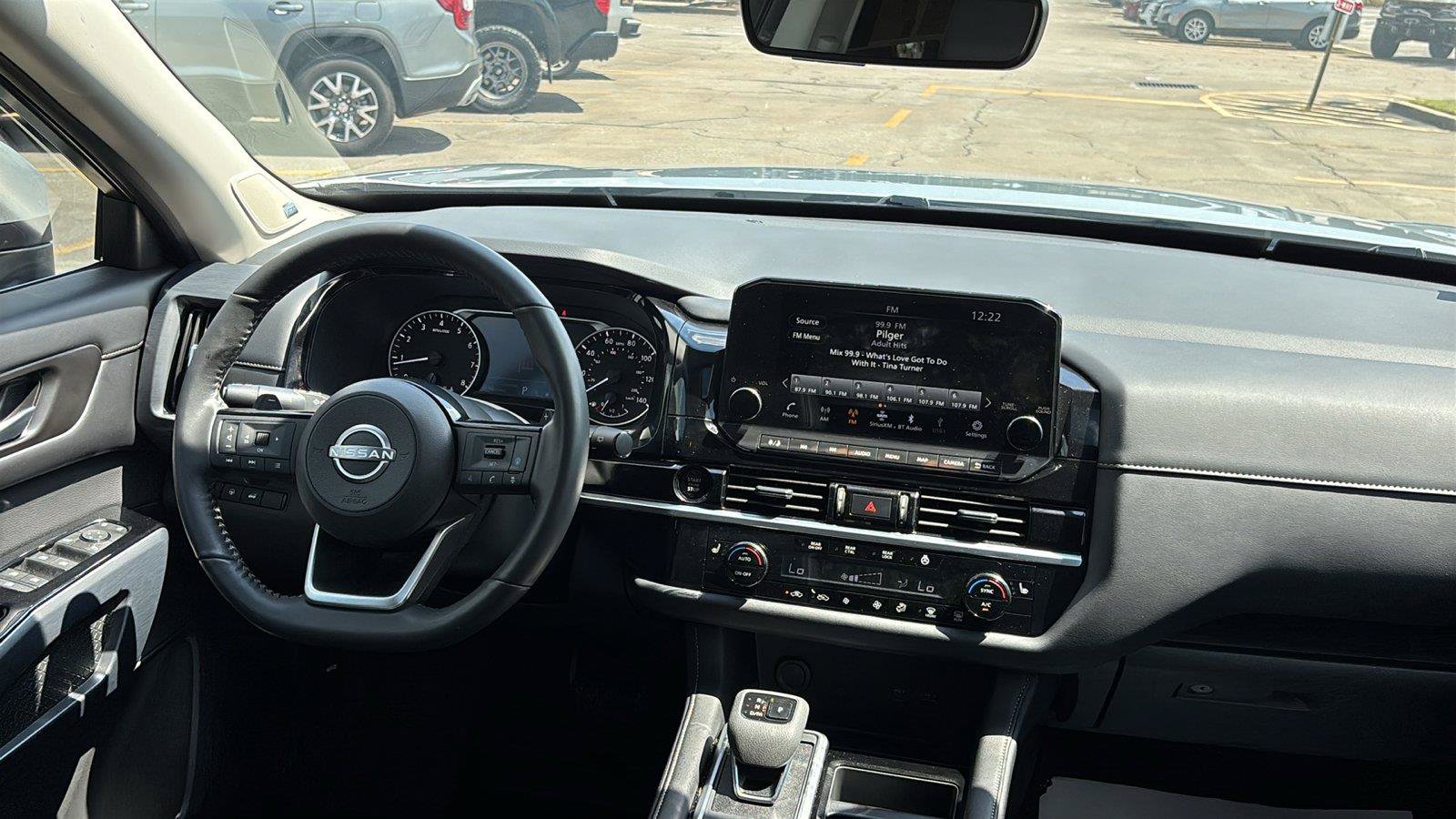 Used 2025 Nissan Pathfinder SL w/ SL Premium Package FWD image 28