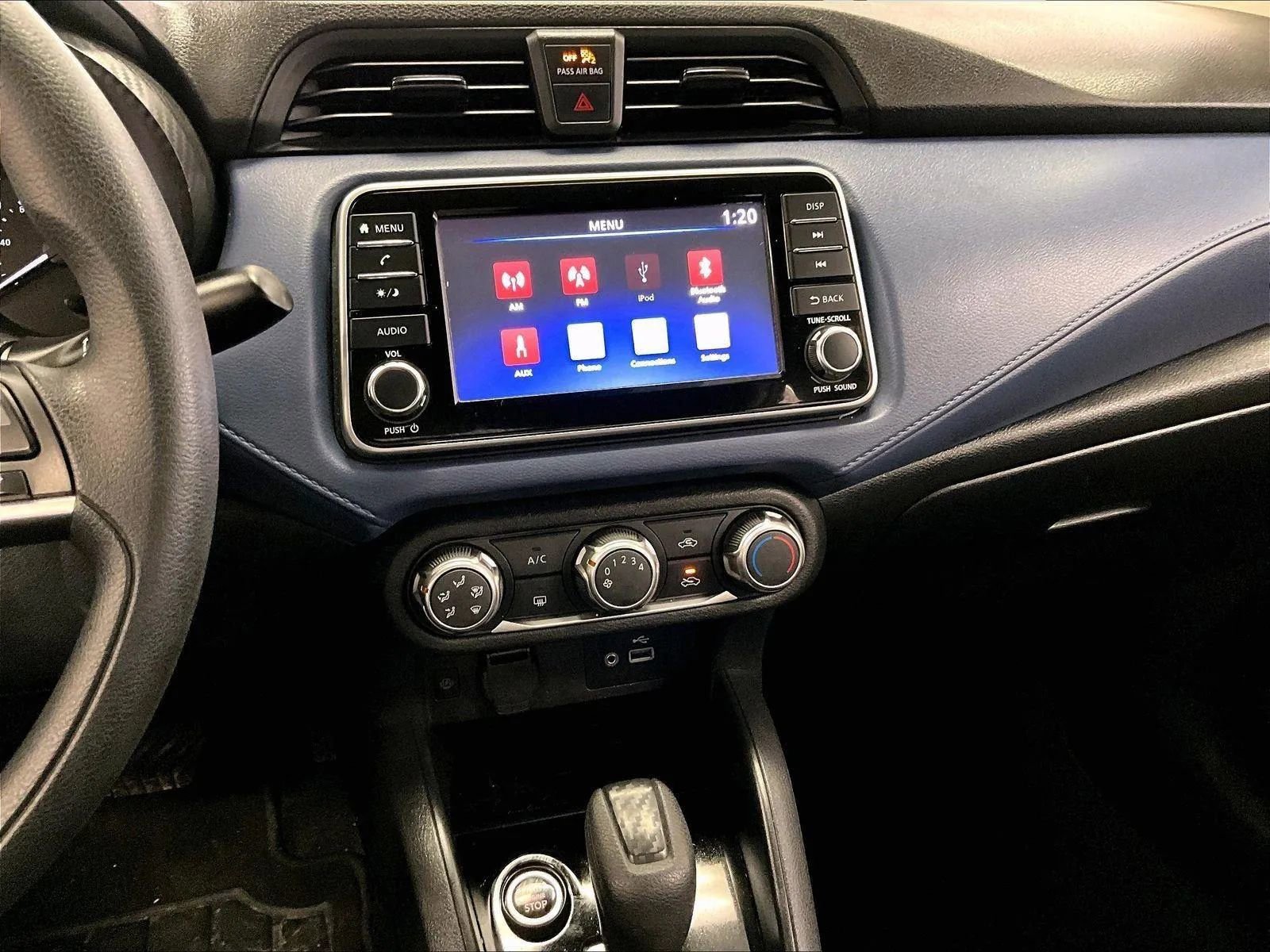 Used 2023 Nissan Versa SV image 6