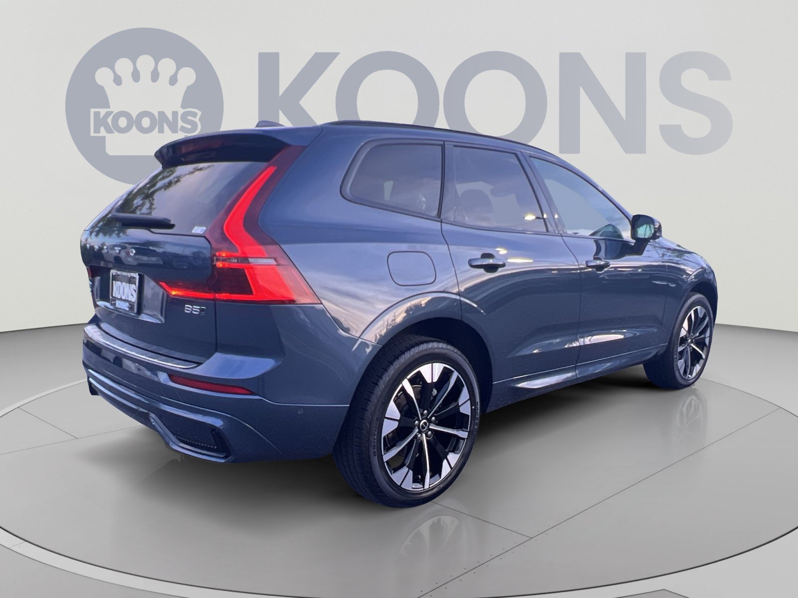New 2026 Volvo XC60 B5 Plus w/ Protection Package Premier AWD/4WD image 16