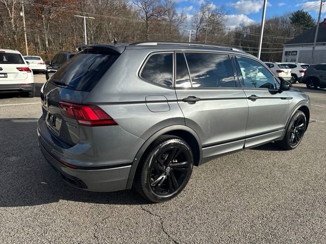 Certified 2024 Volkswagen Tiguan SE R-Line image 9