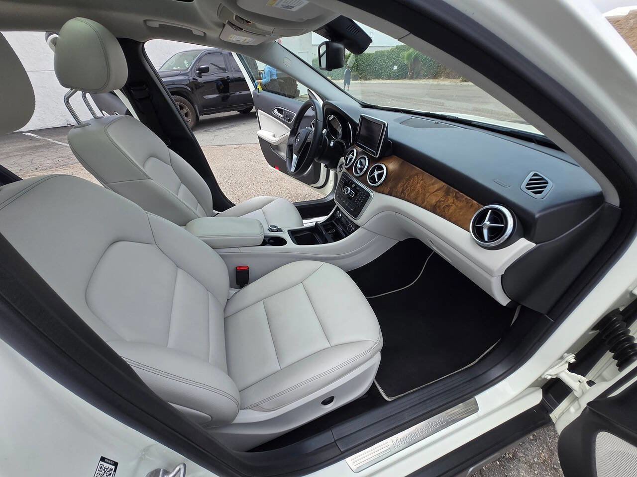 Used 2015 Mercedes-Benz GLA 250 image 34