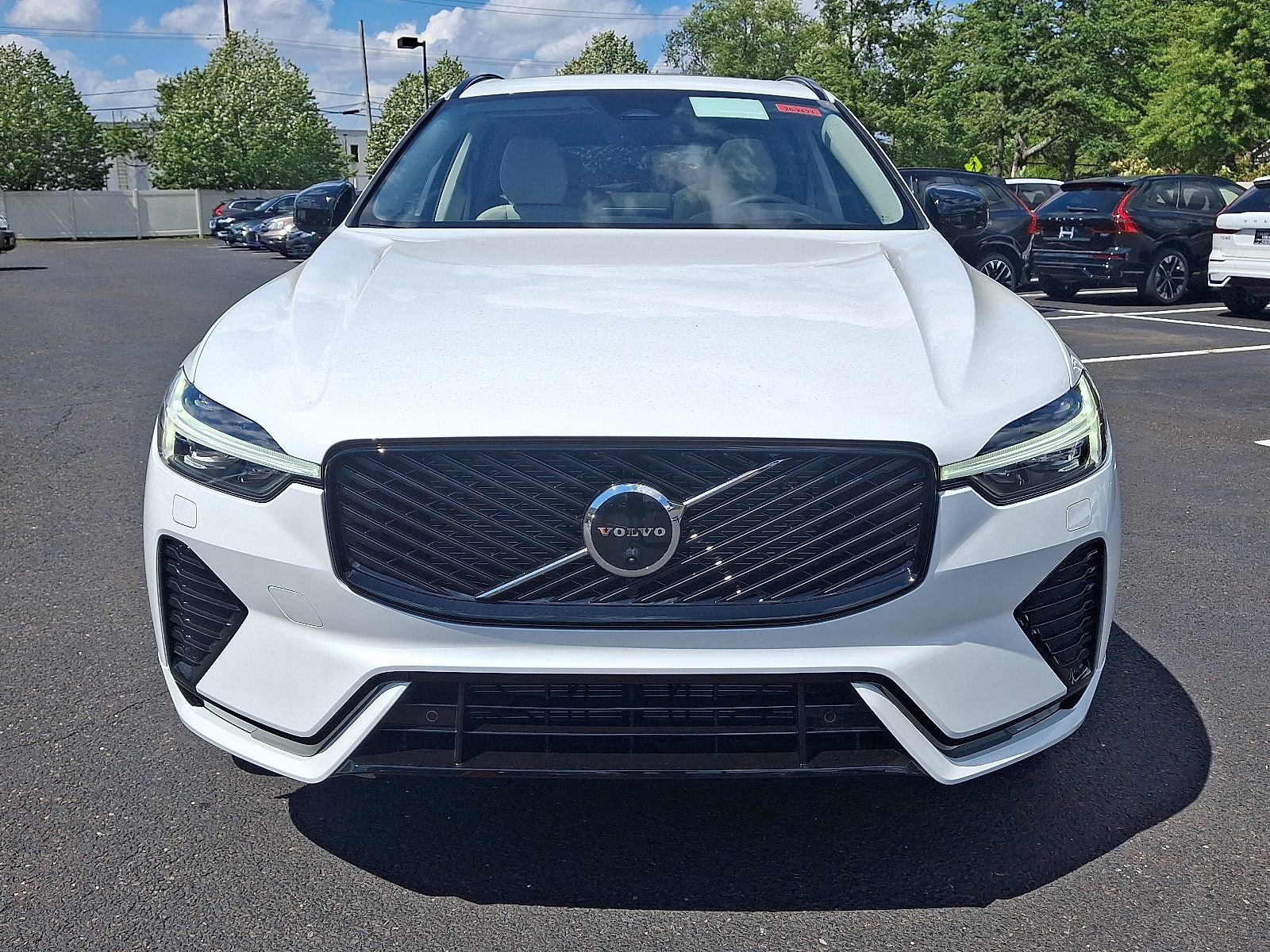 New 2026 Volvo XC60 B5 Ultra w/ Climate Package image 2