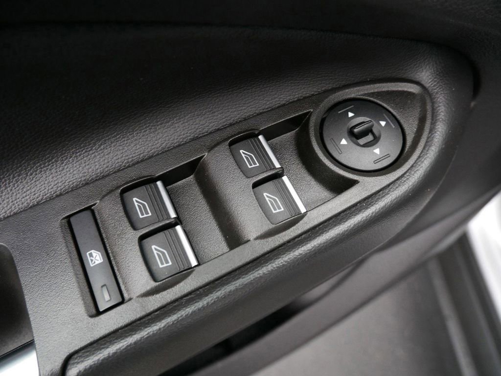 Used 2017 Ford C-MAX SE image 10