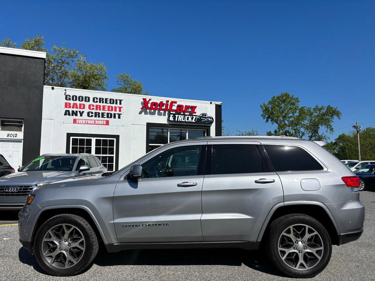 Used 2018 Jeep Grand Cherokee Limited image 1