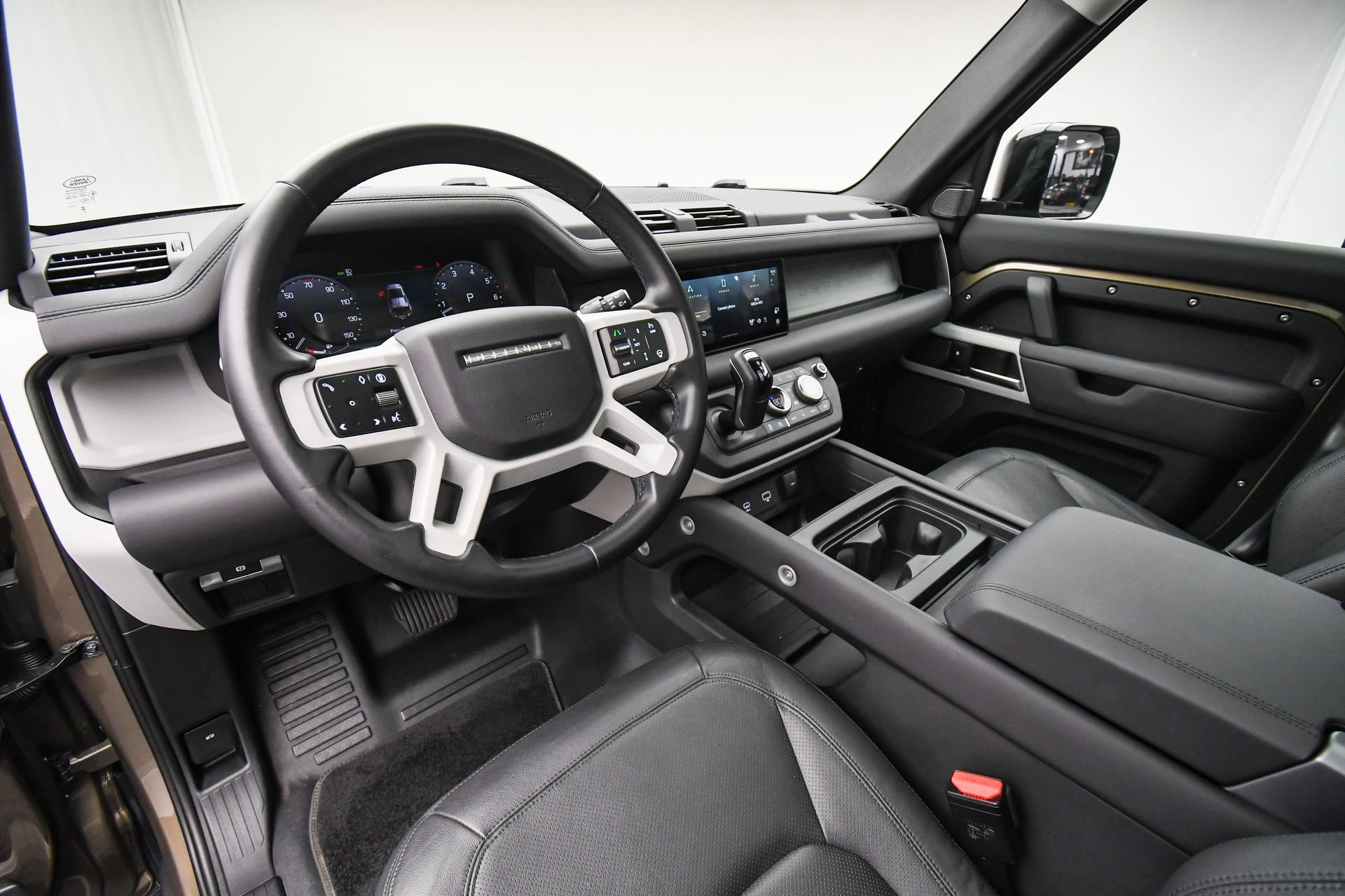 Used 2024 Land Rover Defender 110 S image 11