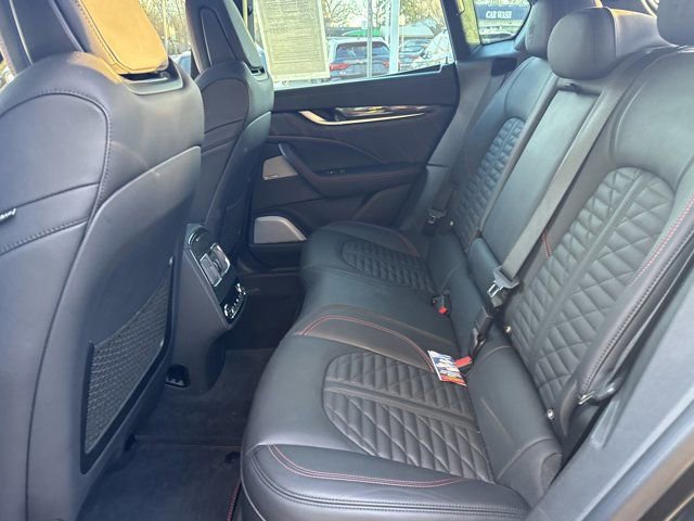 Used 2022 Maserati Levante Trofeo image 37