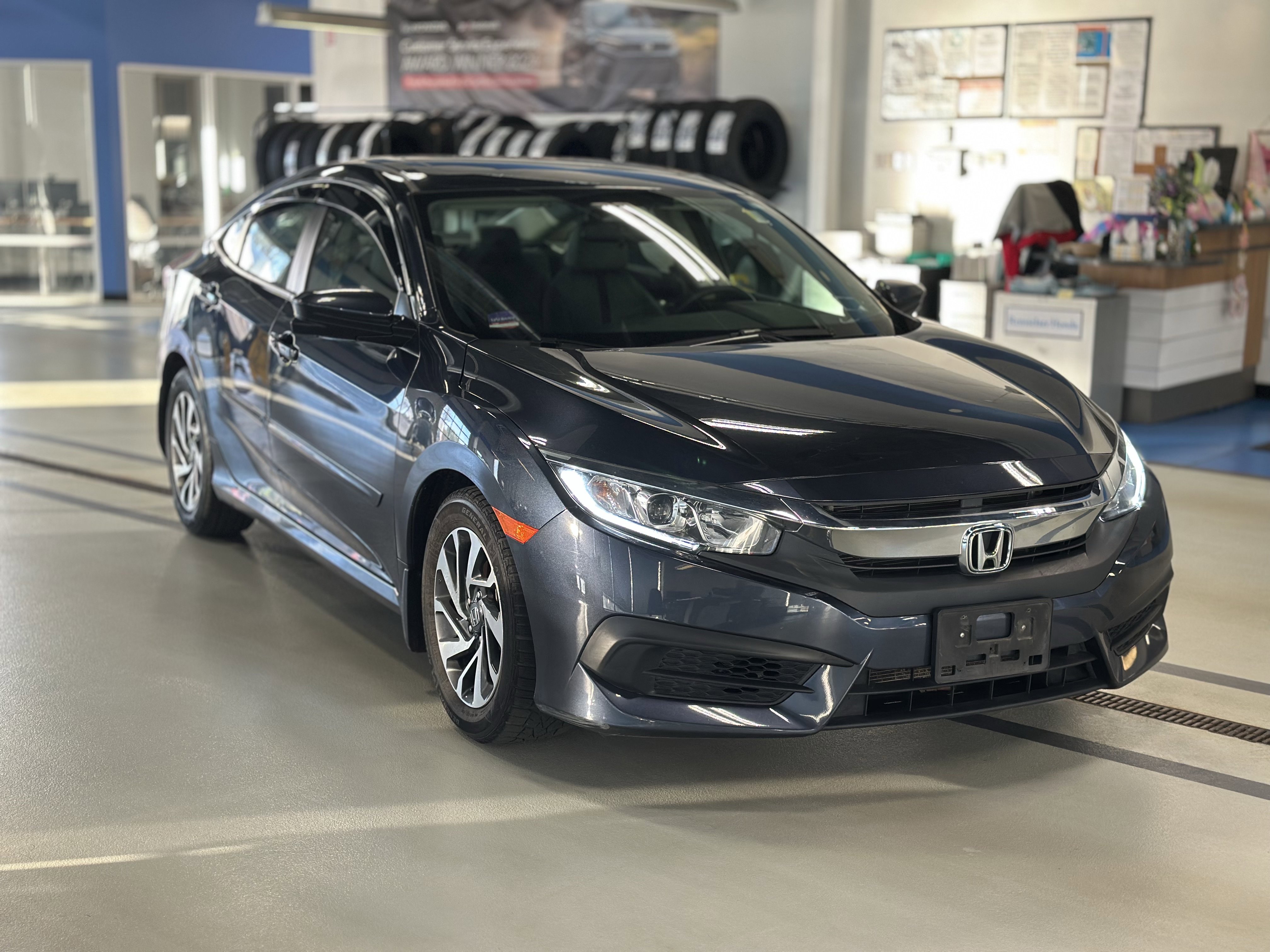 Used 2018 Honda Civic EX image 3