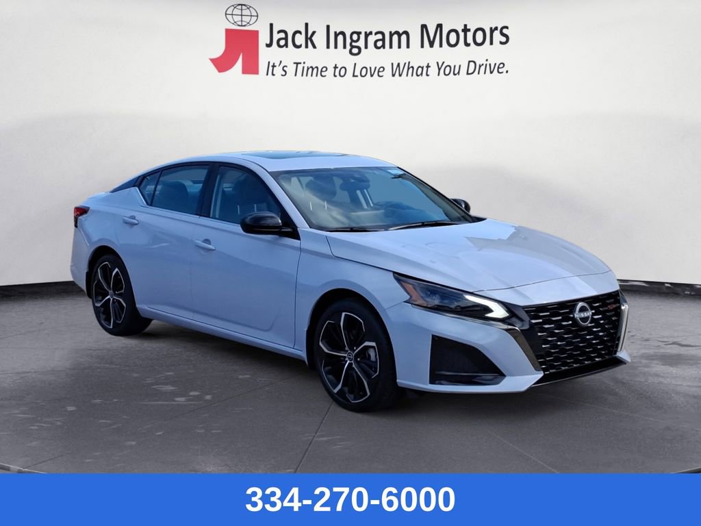 New 2025 Nissan Altima 2.5 SR image 7