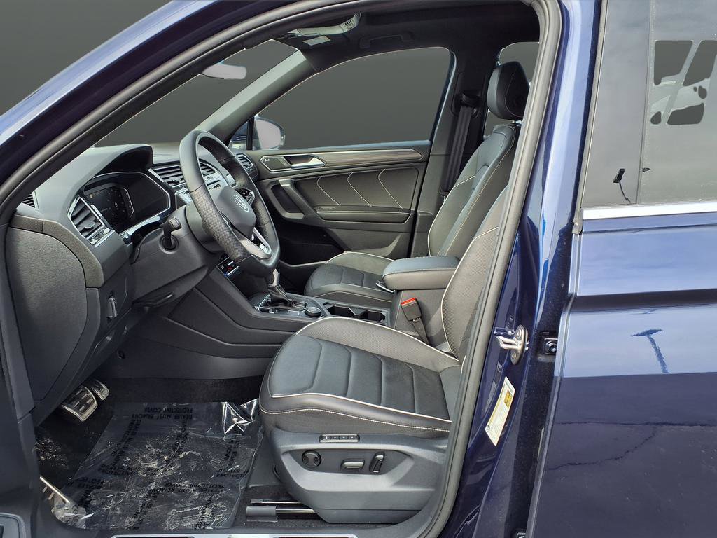 Used 2024 Volkswagen Tiguan SEL R-Line image 9