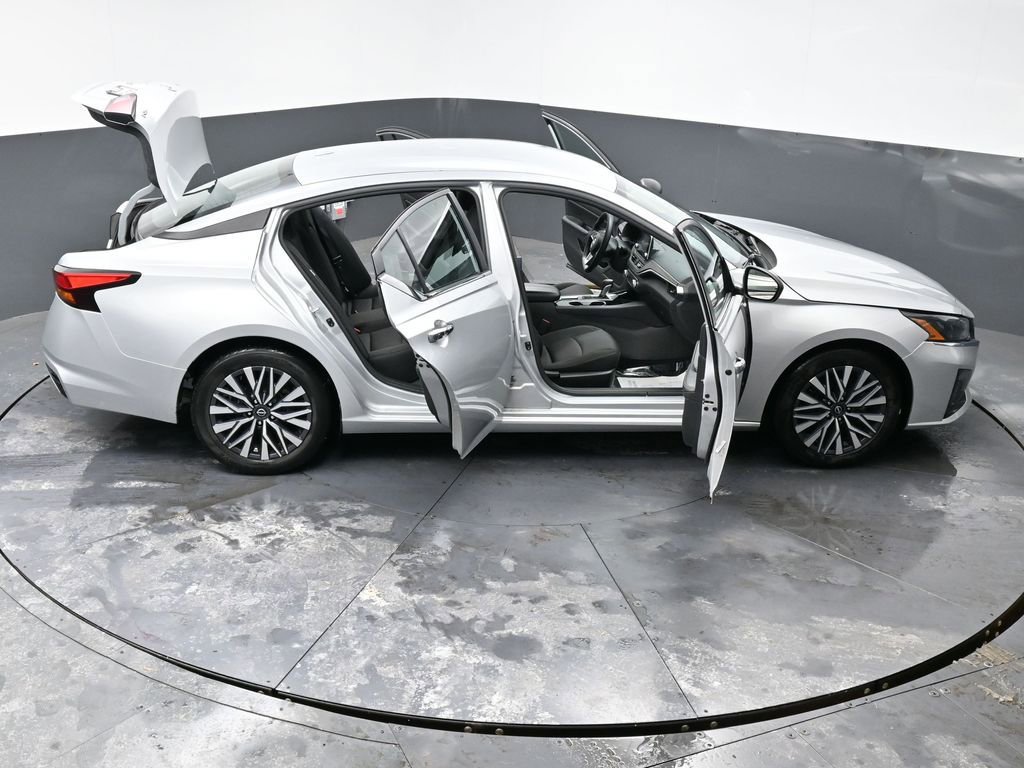 Used 2024 Nissan Altima 2.5 SV FWD image 58
