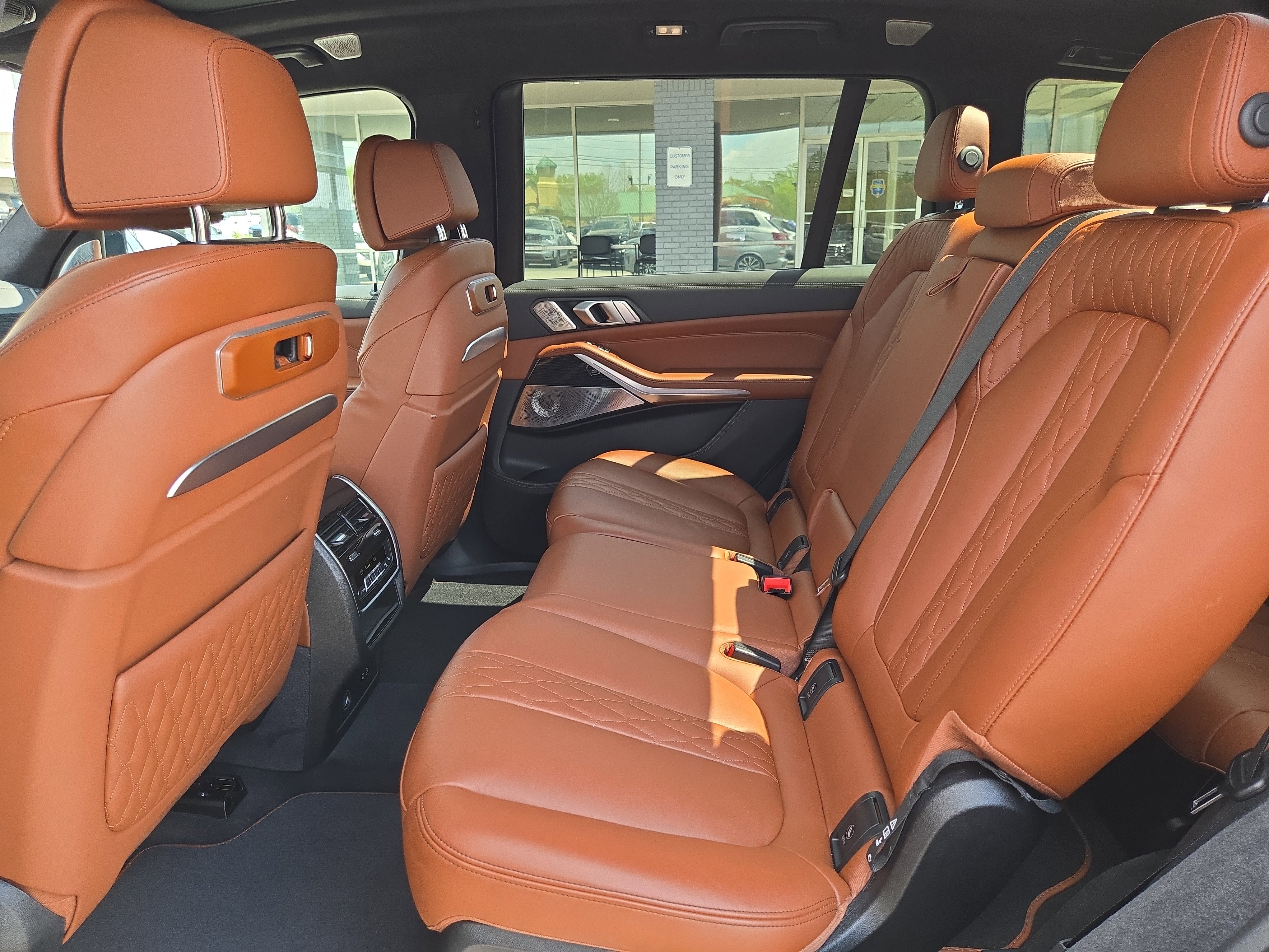 Used 2024 BMW X7 M60i w/ Executive Package image 17