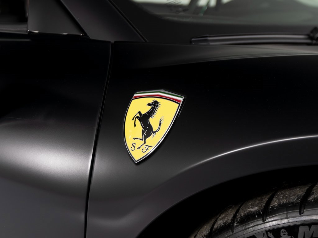 Used 2024 Ferrari SF90 Spider image 39