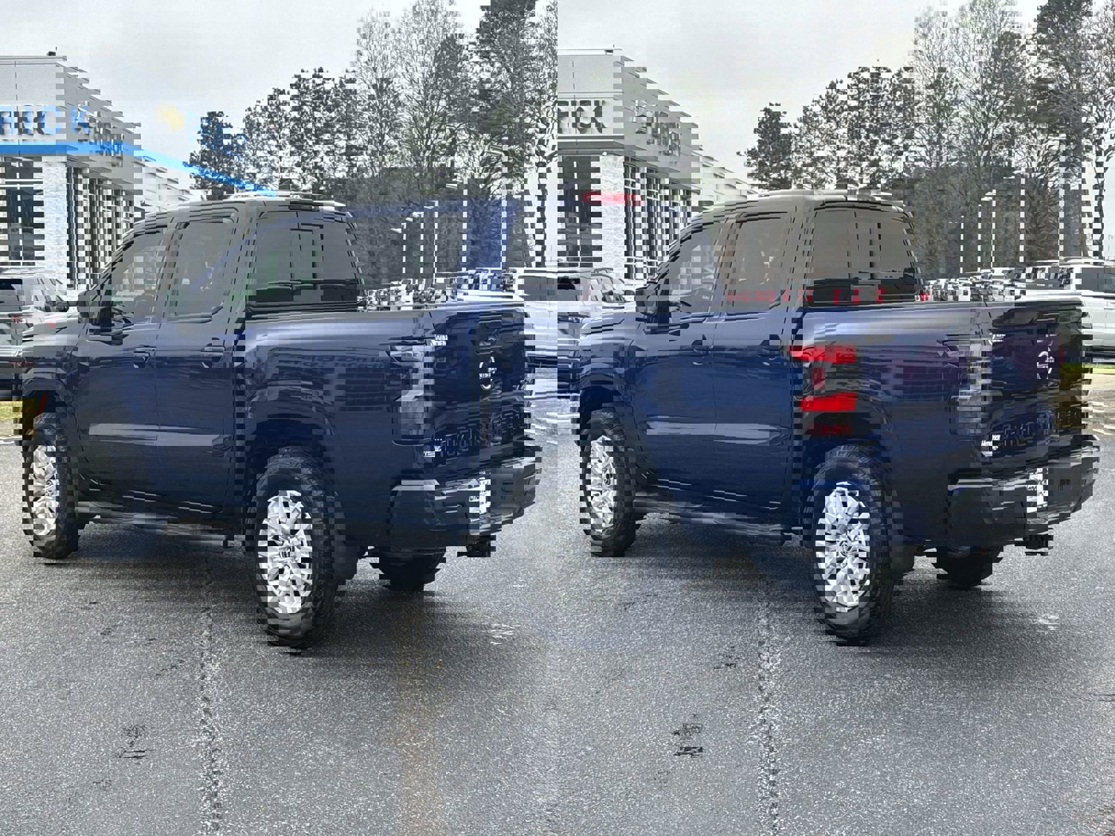 Used 2022 Nissan Frontier SV image 8