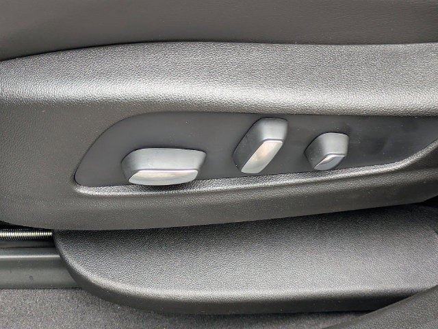 New 2026 Cadillac XT5 Sportv w/ LPO, Floor Liner Package AWD/4WD image 19