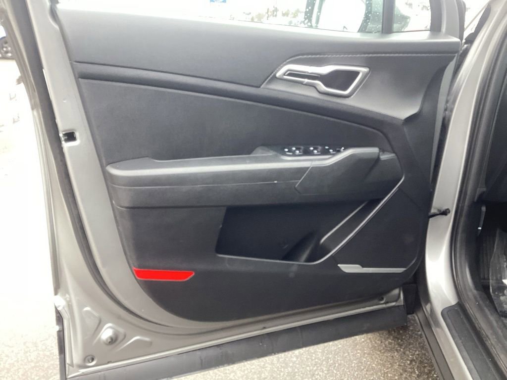Certified 2023 Kia Sportage LX image 10