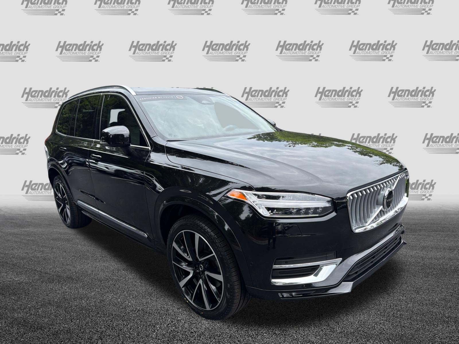 Certified 2023 Volvo XC90 B5 Plus AWD/4WD image 2
