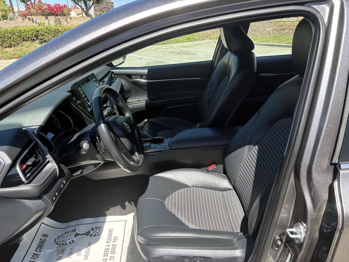 Used 2024 Toyota Camry SE image 21