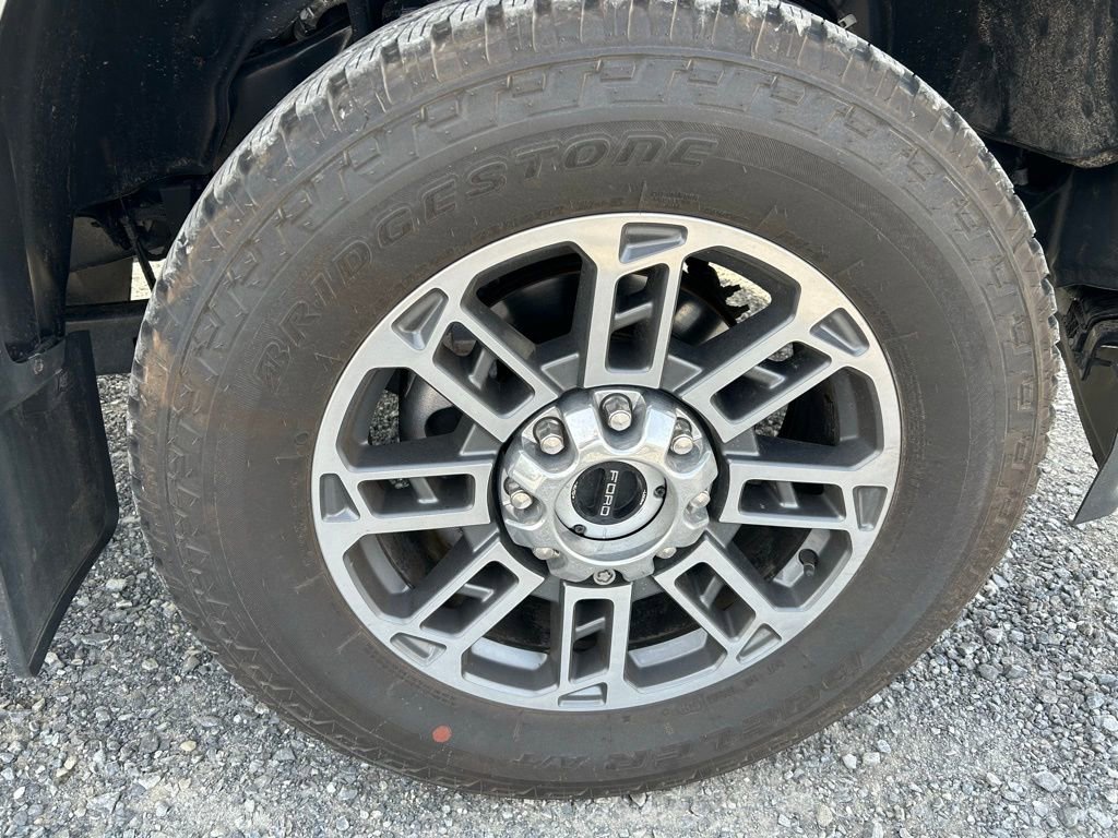 Used 2025 Ford F250 Platinum w/ Platinum Plus Package image 14