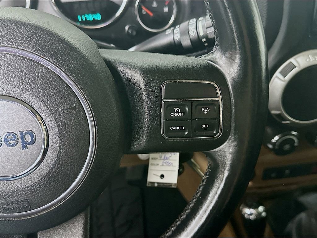 Used 2013 Jeep Wrangler Unlimited Rubicon w/ Connectivity Group image 25