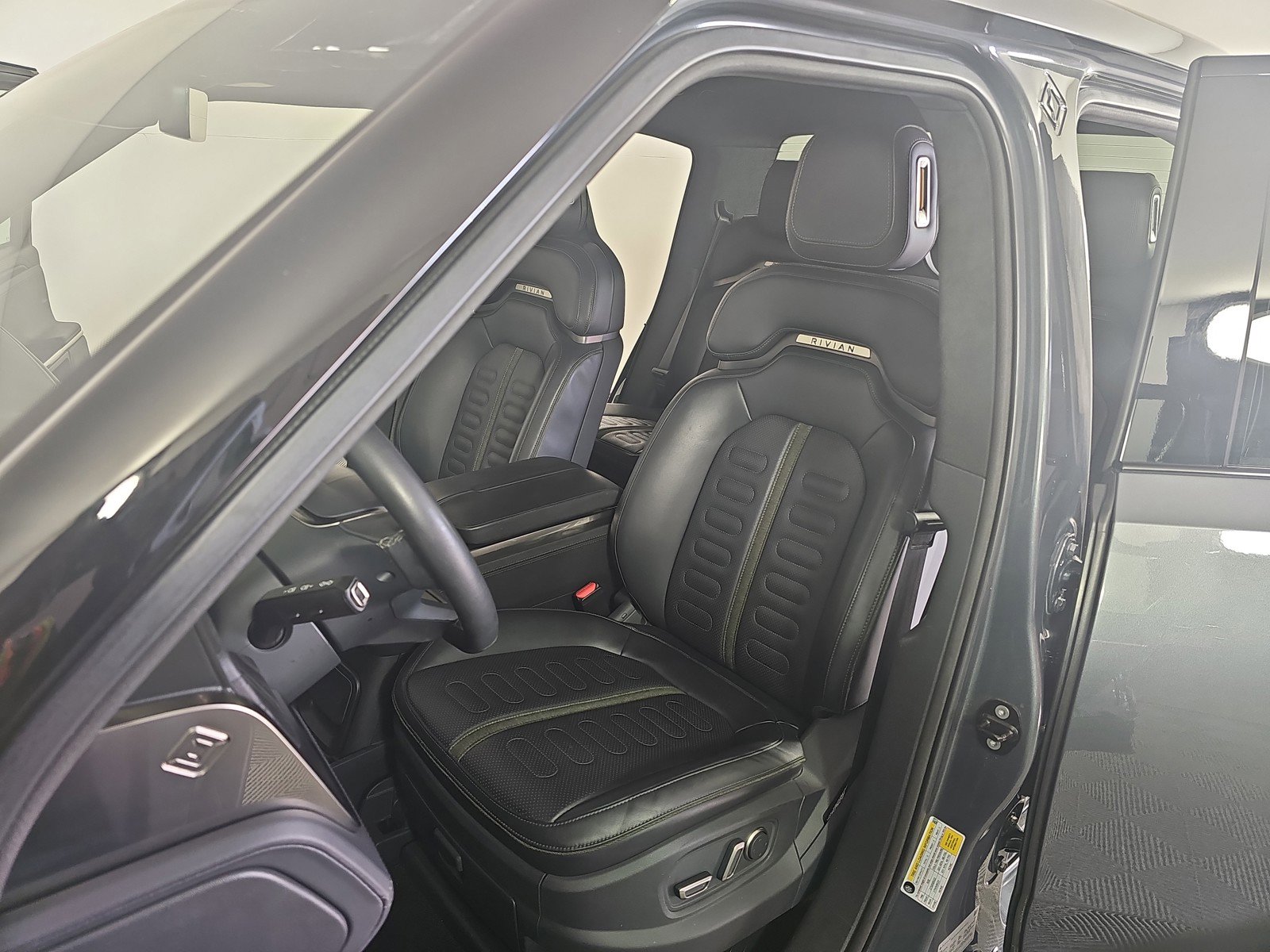 Used 2022 Rivian R1T Adventure AWD/4WD image 21