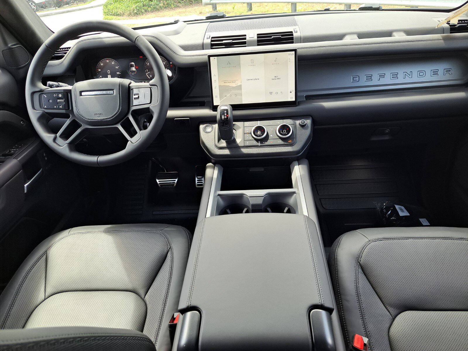 New 2025 Land Rover Defender 110 X image 3