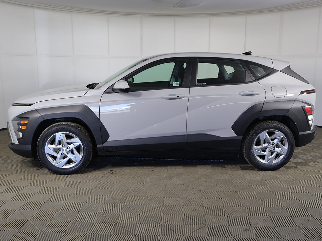 Certified 2025 Hyundai Kona SE FWD image 11