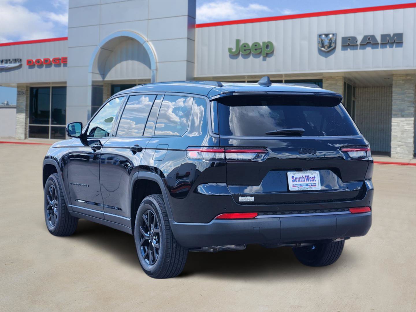 New 2026 Jeep Grand Cherokee L 2WD image 4