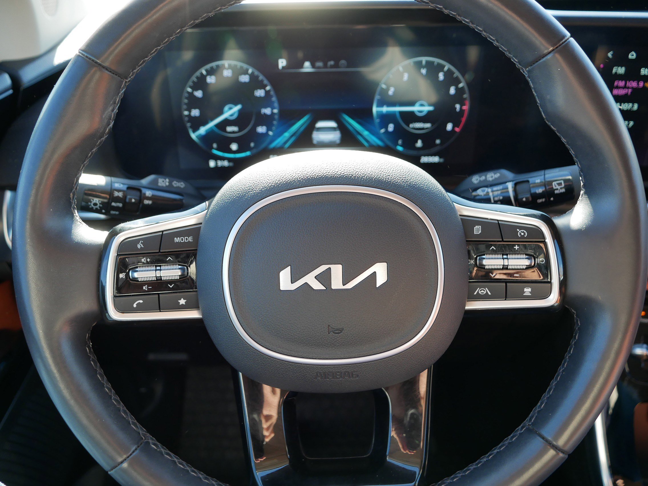 Certified 2024 Kia Carnival SX Prestige image 25