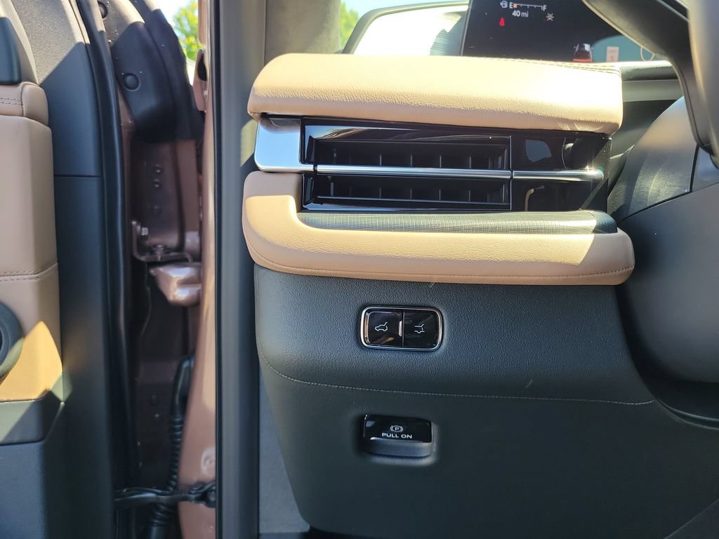 New 2026 Lincoln Navigator Black Label AWD/4WD image 23