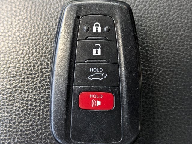 Used 2022 Toyota RAV4 XLE image 34