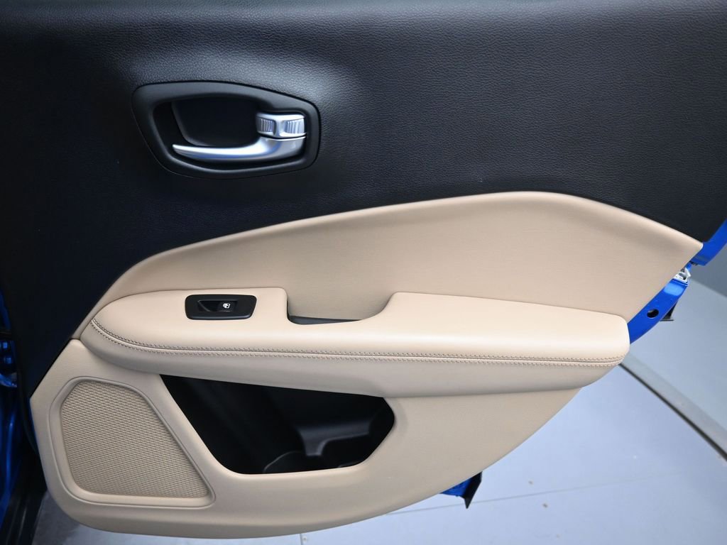 Used 2018 Jeep Compass Sport image 24