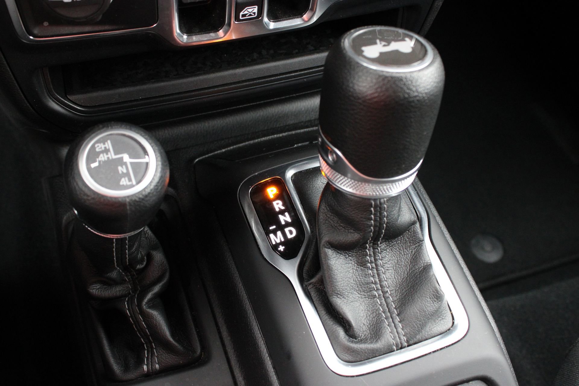 Used 2024 Jeep Wrangler Sahara image 36