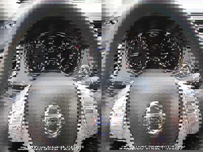 Used 2016 Nissan Rogue SV image 24