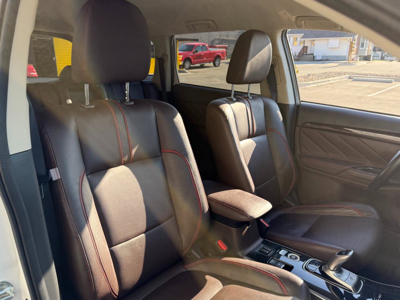 Used 2018 Mitsubishi Outlander SEL image 15