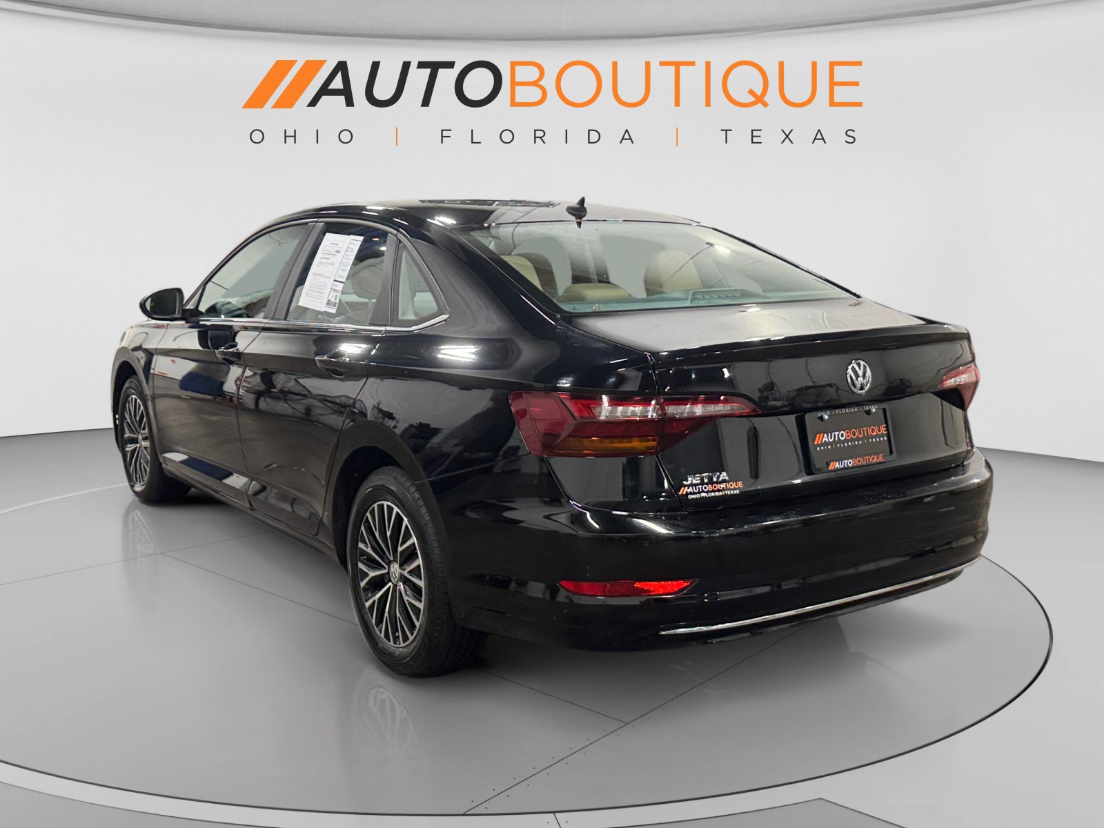 Used 2019 Volkswagen Jetta SE w/ Cold Weather Package FWD image 3