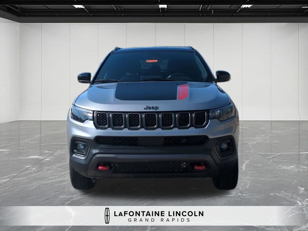 Used 2023 Jeep Compass Trailhawk image 8