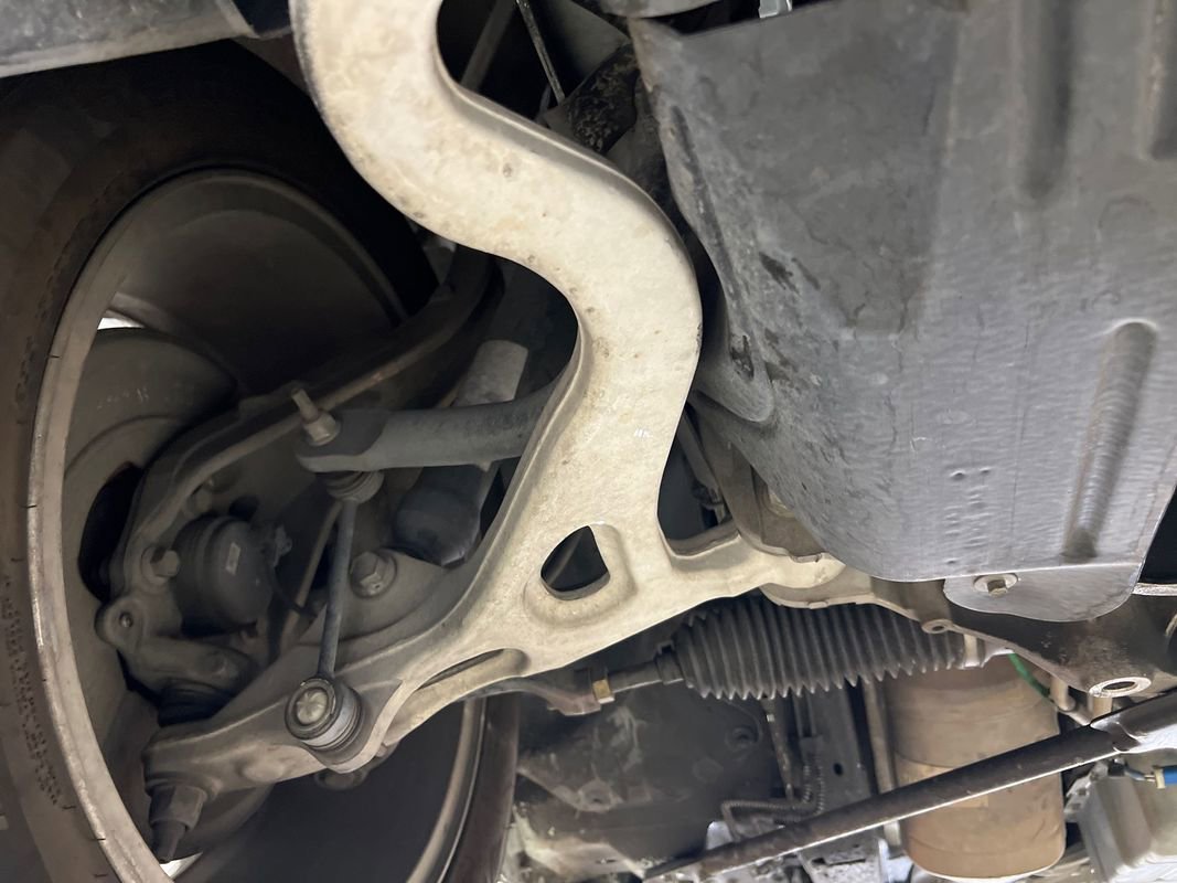 Used 2003 Ford Thunderbird image 39