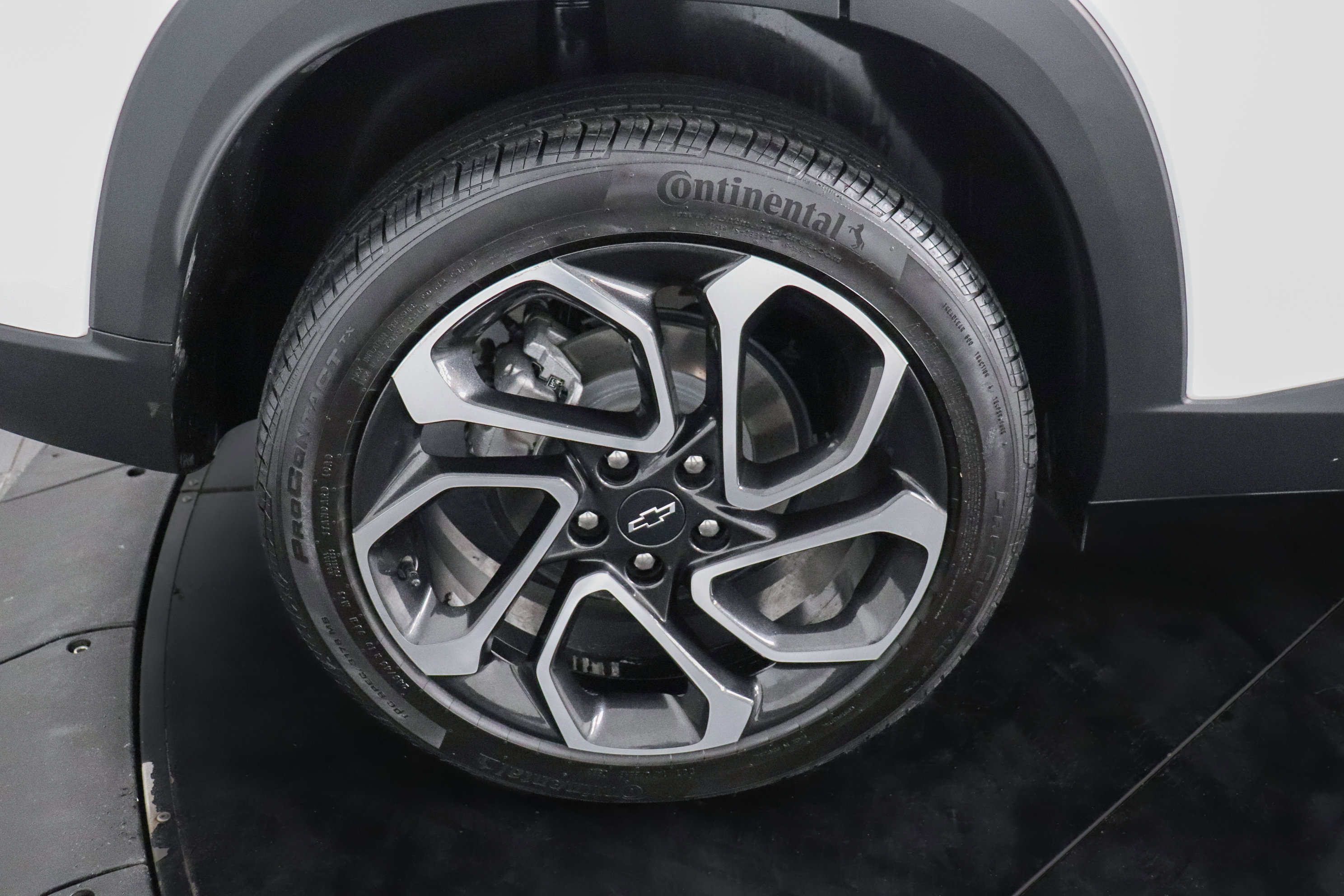 Used 2024 Chevrolet Trax RS w/ Sunroof Package image 9