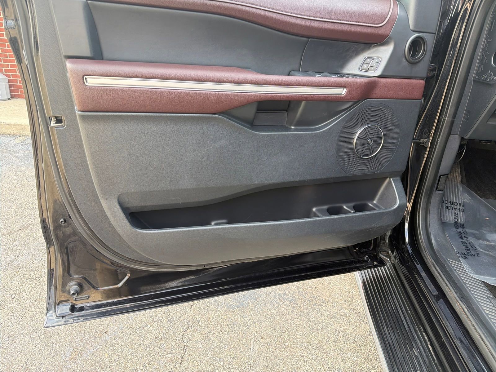 Used 2022 Ford Expedition Max Limited AWD/4WD image 11