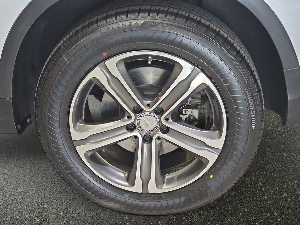 Used 2016 Mercedes-Benz GLC 300 4MATIC image 36
