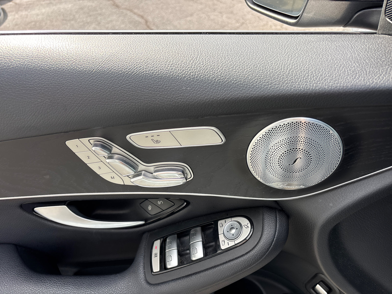 Used 2018 Mercedes-Benz GLC 300 4MATIC image 12