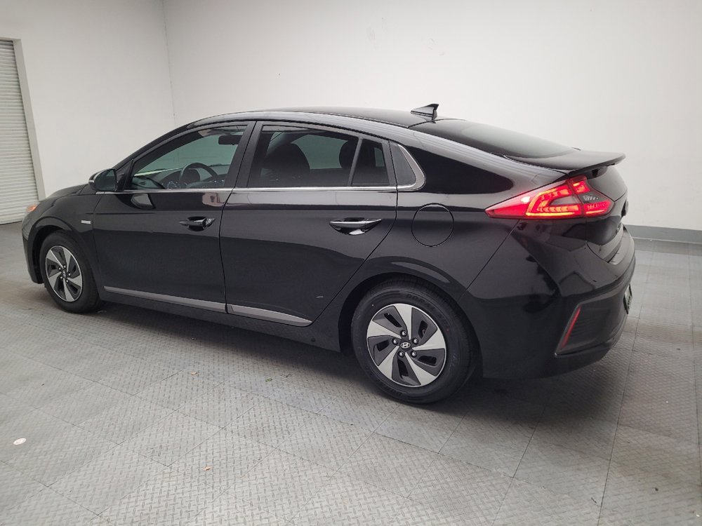 Used 2018 Hyundai Ioniq SEL image 3