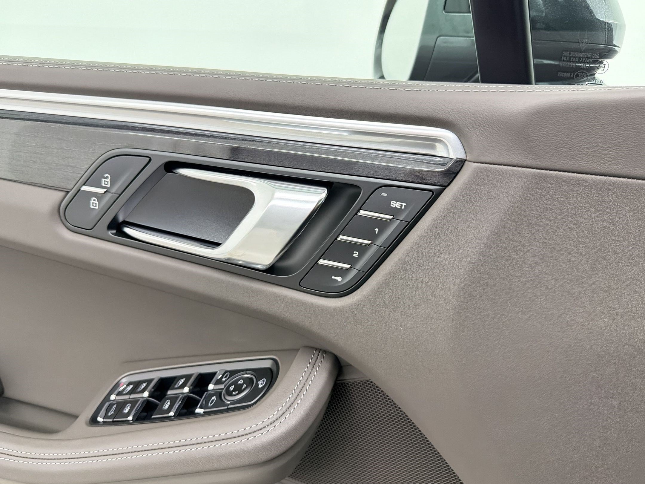 New 2026 Porsche Macan AWD/4WD image 31