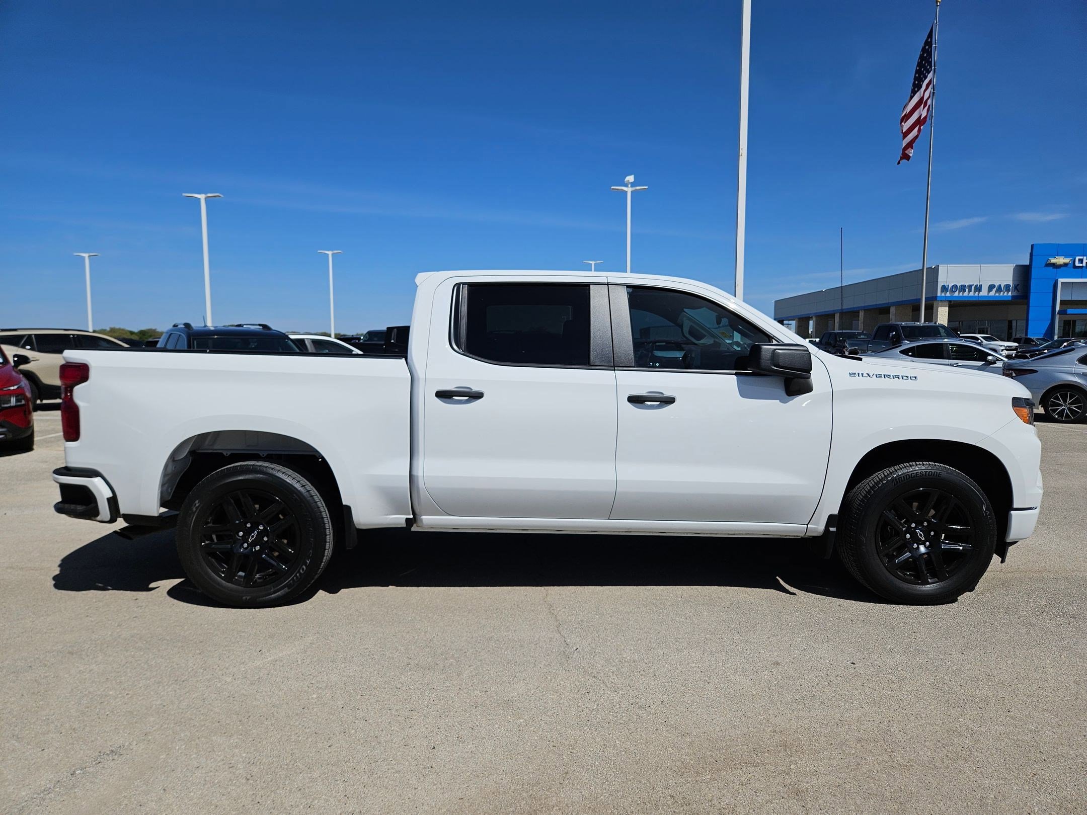 Used 2023 Chevrolet Silverado 1500 Custom image 2