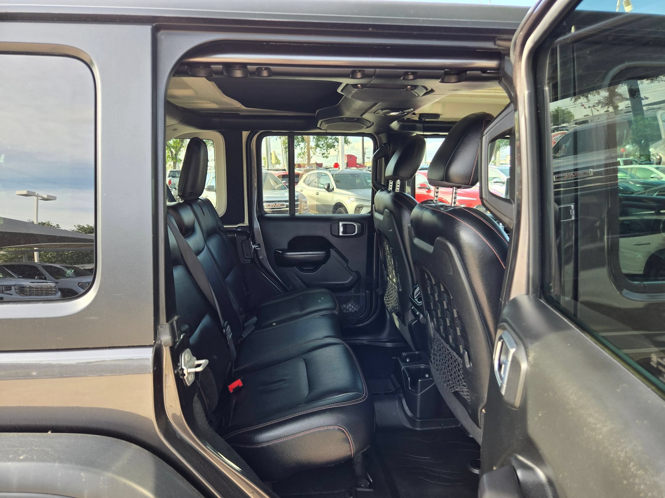 Used 2018 Jeep Wrangler Unlimited Rubicon AWD/4WD image 23